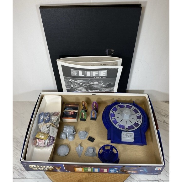 Milton Bradley The Game of Life - Star Wars:  A Jedi's Path Board Game - Picture 3 of 3